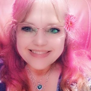 Meet your Posher, Holly